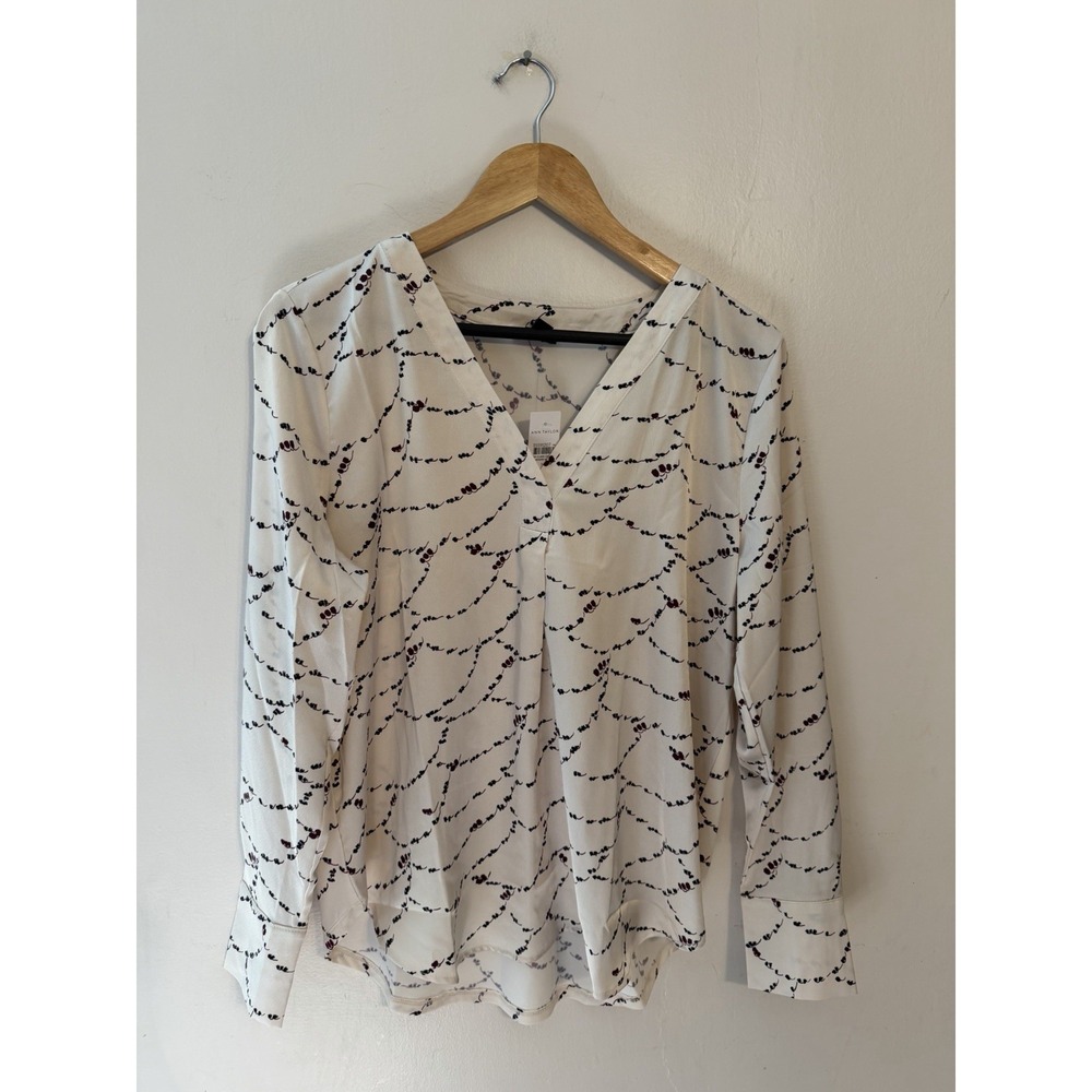 Ann Taylor Women's Ivory Floral Satin Long Sleeved V-Neck Top Size M New